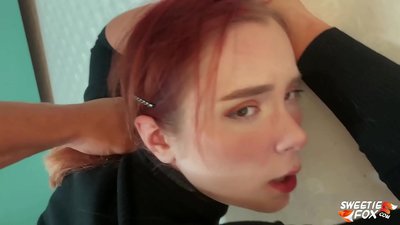 Fear Fucked sa Bhéal agus Pussy Obedient Redheaded Skimpy agus Cum ar Tits